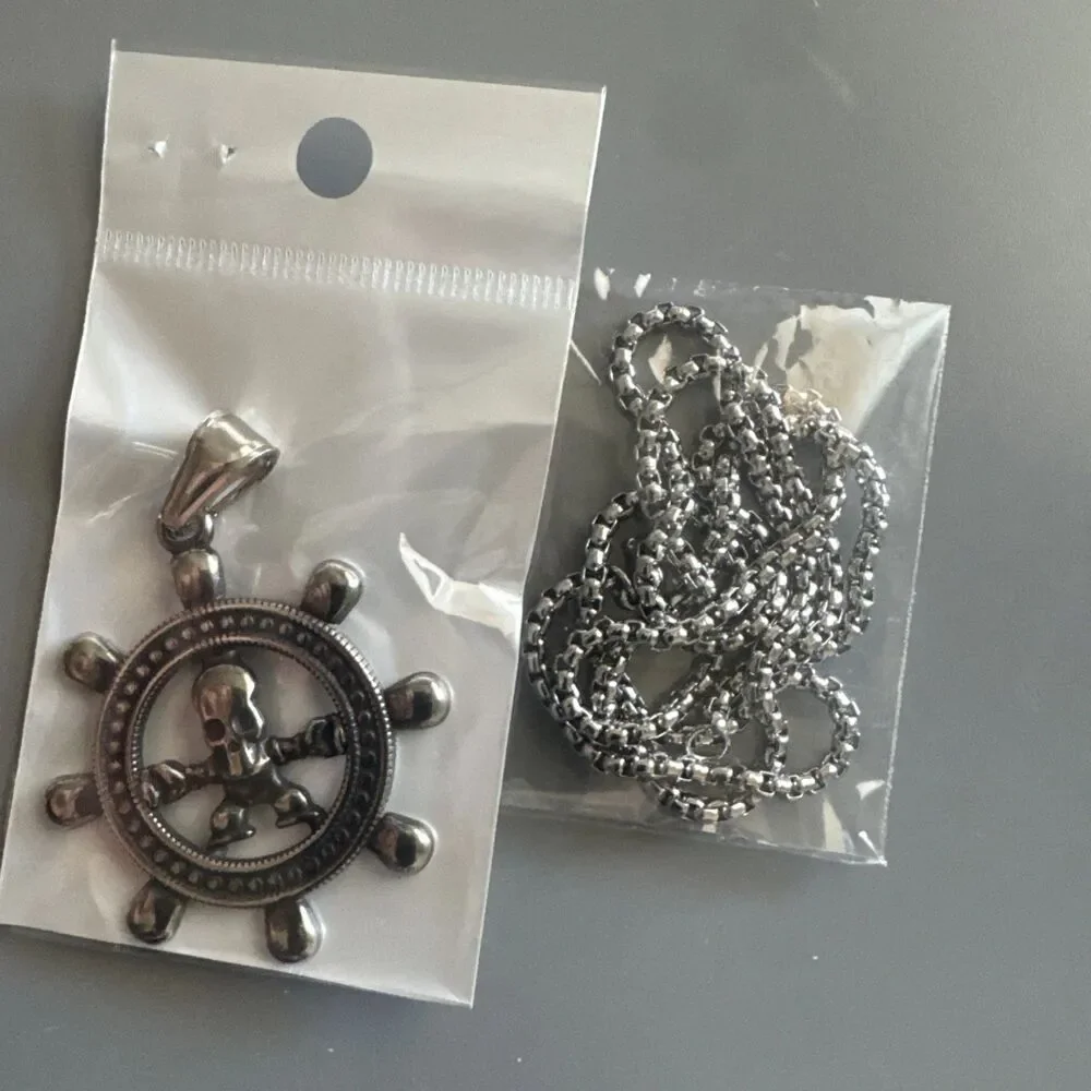 Skull Skeleton Nautical Ship Stainless Steel Pendant 24 Inch Box Chain Captain